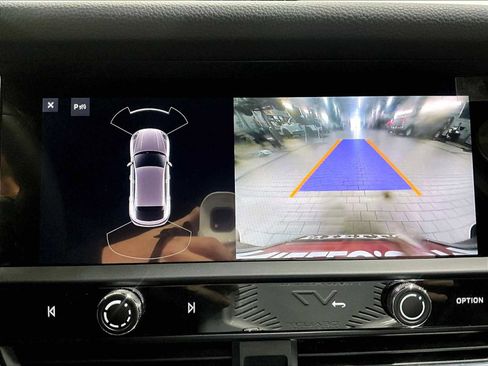 Used 2025 Porsche Macan image 21