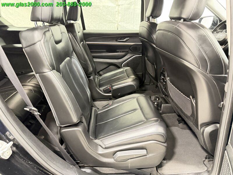 Used 2021 Jeep Grand Cherokee L Limited AWD/4WD image 10