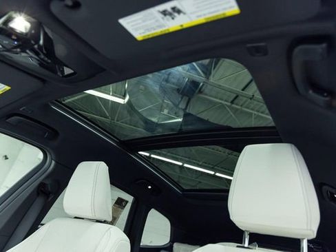 New 2026 BMW X1 xDrive28i image 16