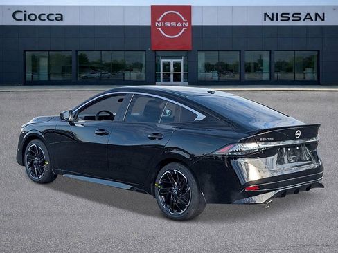 New 2026 Nissan Sentra SR w/ Floor Mat Package FWD image 3