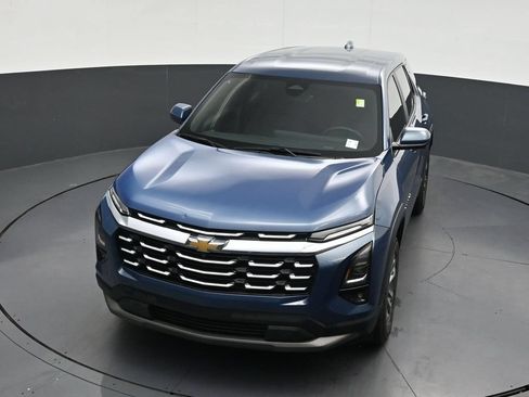 Used 2025 Chevrolet Equinox LT w/ Safety and Technology Package FWD image 23