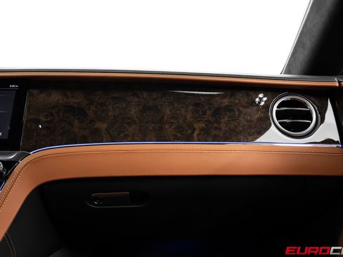 Used 2024 Bentley Continental GT AWD/4WD image 32