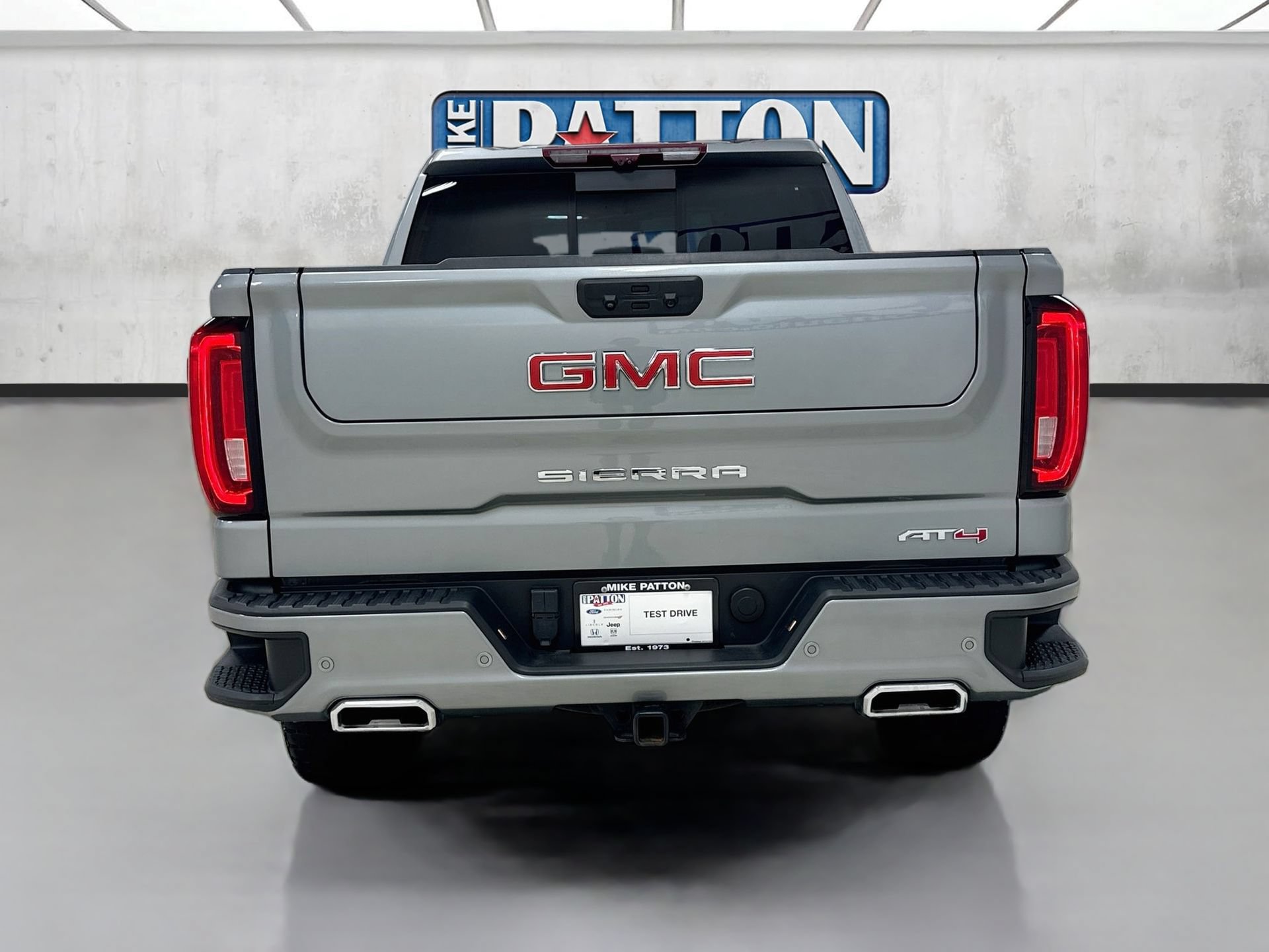 Used 2023 GMC Sierra 1500 AT4 w/ Technology Package AWD/4WD image 6