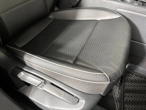 Used 2023 Volkswagen Atlas Cross Sport SE w/ Panoramic Sunroof Package FWD image 31
