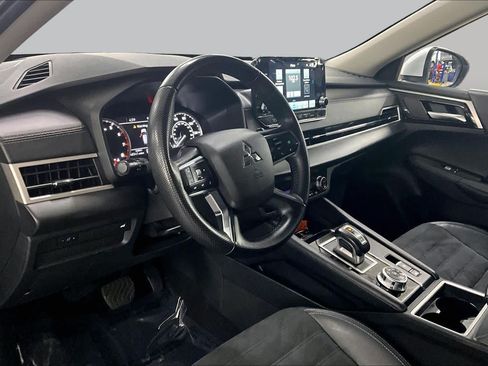 Used 2024 Mitsubishi Outlander SE AWD/4WD image 17