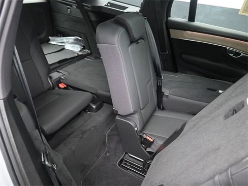 Used 2025 Volvo XC90 B5 Core w/ Protection Package image 29