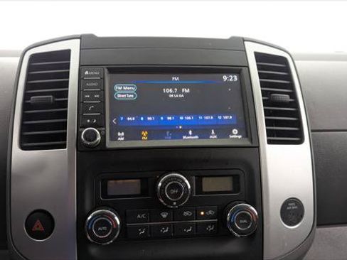 Used 2021 Nissan Frontier SV w/ Midnight Edition Floor Mats AWD/4WD image 27