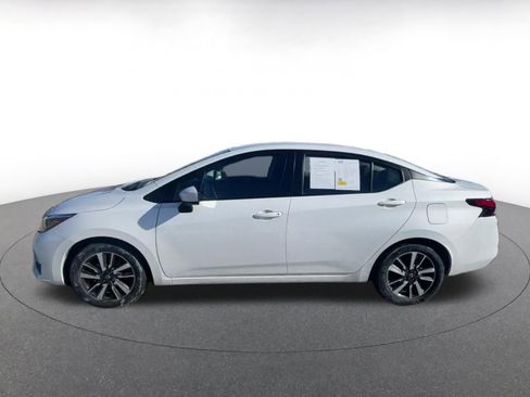 Used 2025 Nissan Versa SV image 9