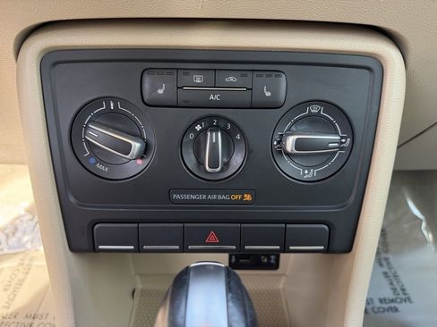 Used 2016 Volkswagen Beetle 1.8T SEL image 22