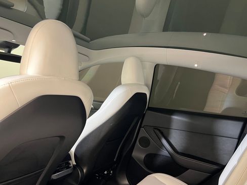 Used 2023 Tesla Model Y Long Range image 31