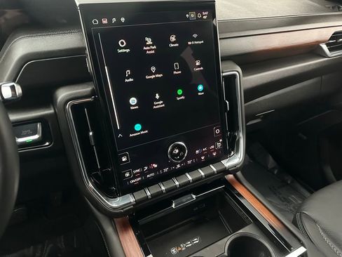 Certified 2025 GMC Yukon XL Denali image 25