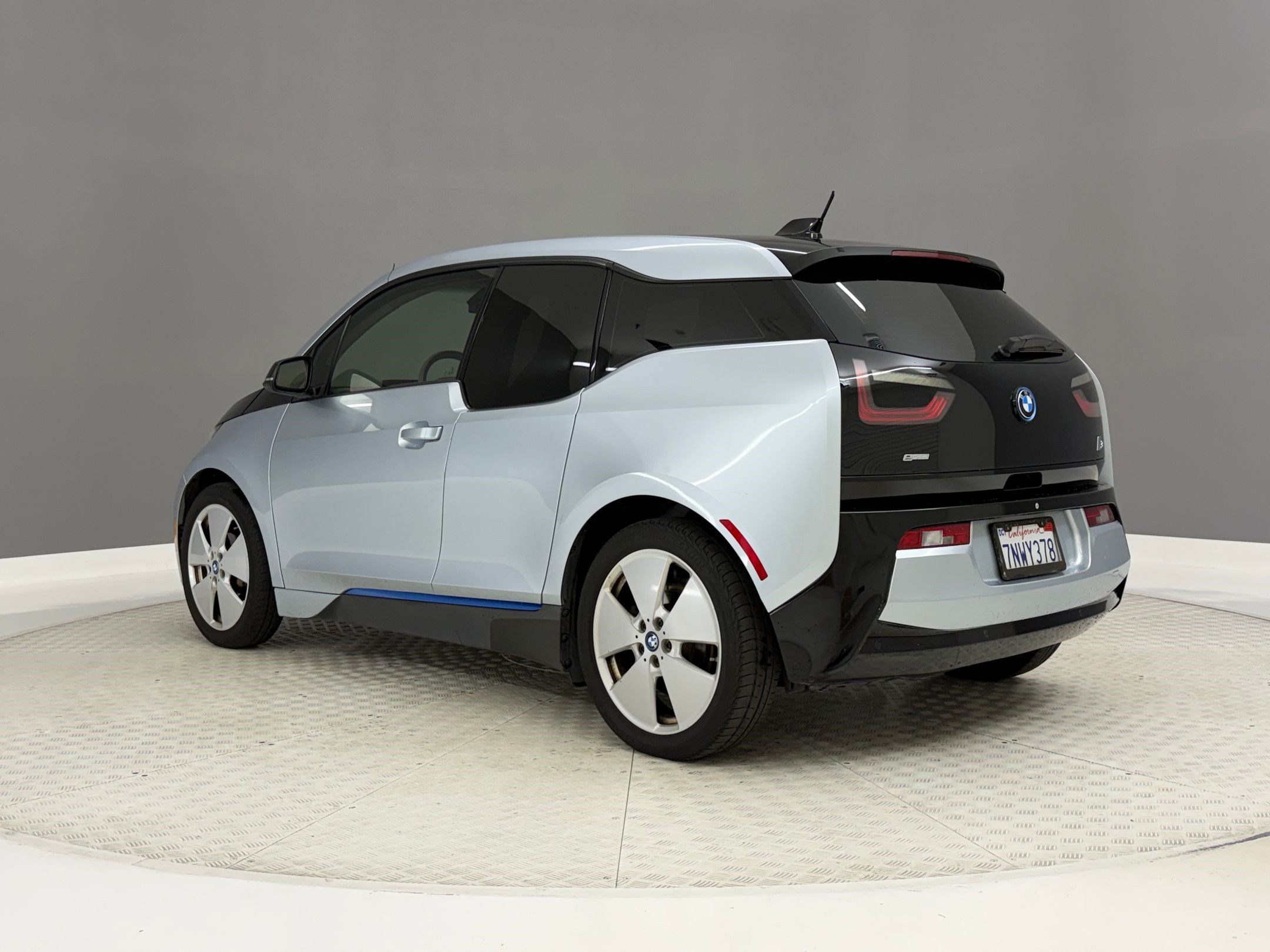 Used 2015 BMW i3 w/ Range Extender RWD image 3