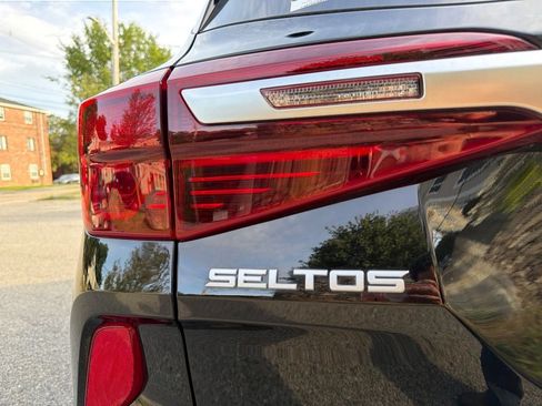 Certified 2023 Kia Seltos S FWD image 10