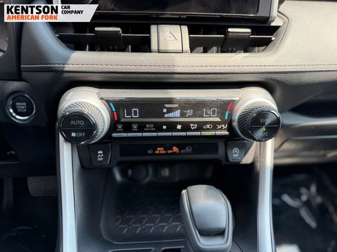 Used 2025 Toyota RAV4 XLE AWD/4WD image 21