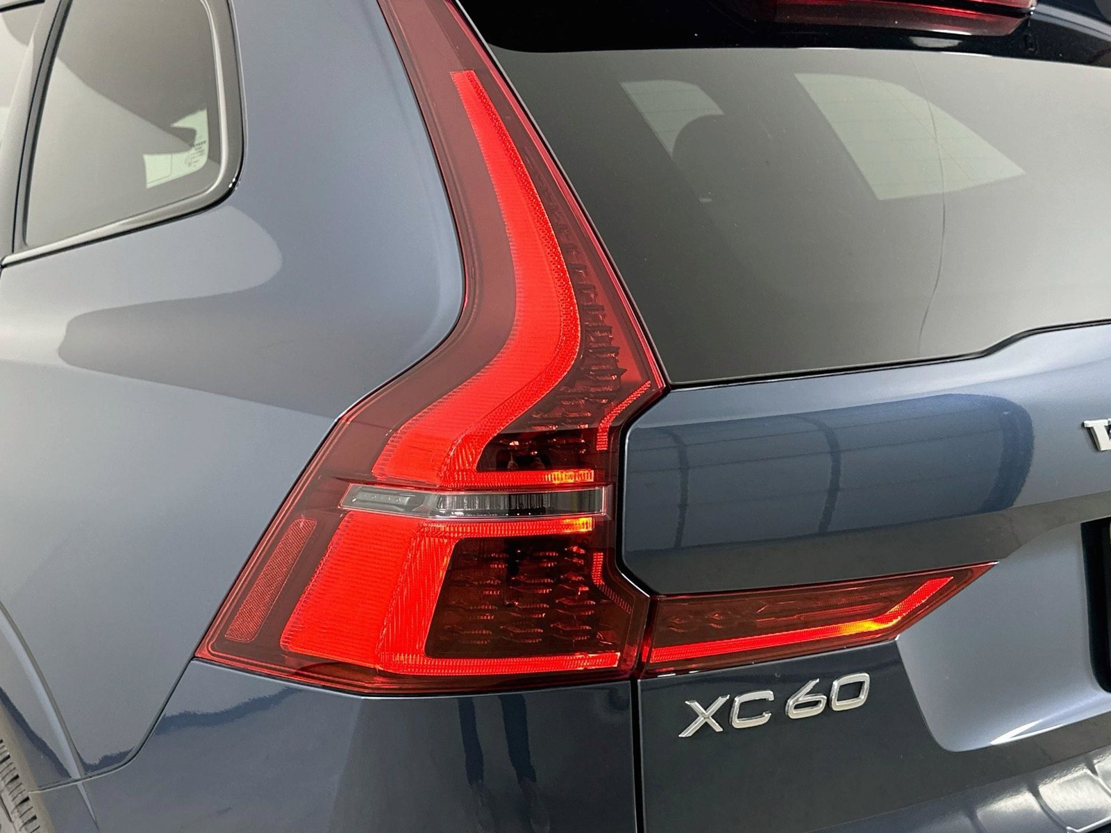 Certified 2026 Volvo XC60 B5 Plus w/ Protection Package Premier AWD/4WD image 12