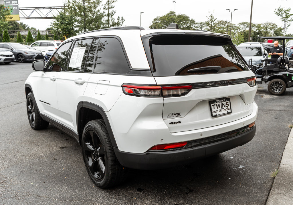 Used 2023 Jeep Grand Cherokee Altitude AWD/4WD image 36