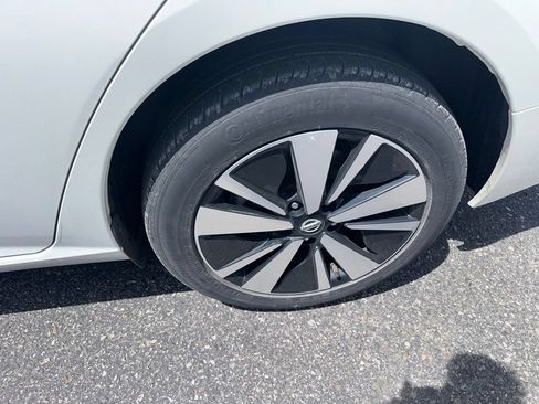 Used 2022 Nissan Altima 2.5 SV AWD/4WD image 17