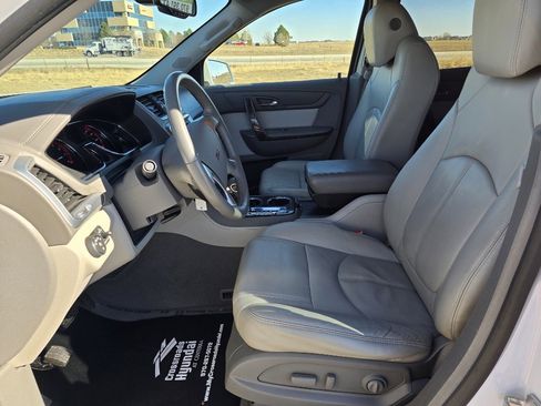 Used 2016 GMC Acadia SLT w/ Premium Edition image 12