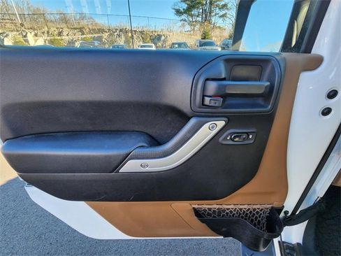 Used 2017 Jeep Wrangler Unlimited Sahara w/ Dual Top Group image 19