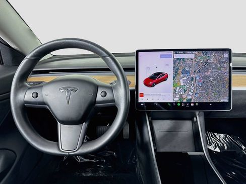 Used 2018 Tesla Model 3 Mid Range RWD image 14