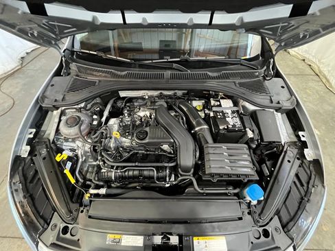 Used 2024 Volkswagen Jetta SE w/ Panoramic Sunroof Package image 31