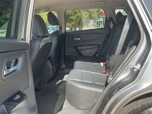 Used 2026 Nissan Rogue SL FWD image 12