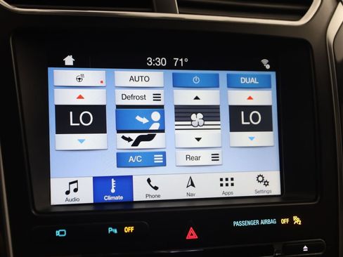 Used 2018 Ford Explorer Sport w/ Equipment Group 401A AWD/4WD image 35