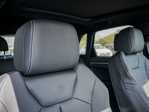 New 2025 Audi Q3 2.0T Premium image 32