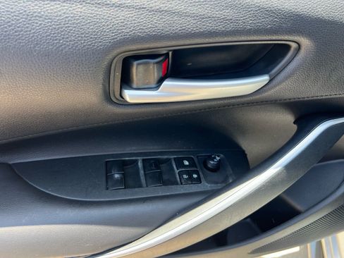 Used 2020 Toyota Corolla SE FWD image 11