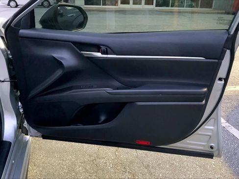 Used 2023 Toyota Camry SE image 21