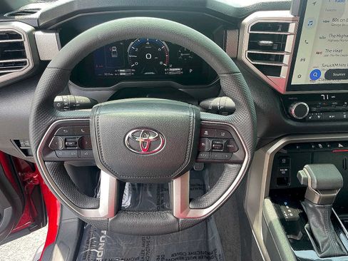 Used 2025 Toyota Tundra Limited AWD/4WD image 13