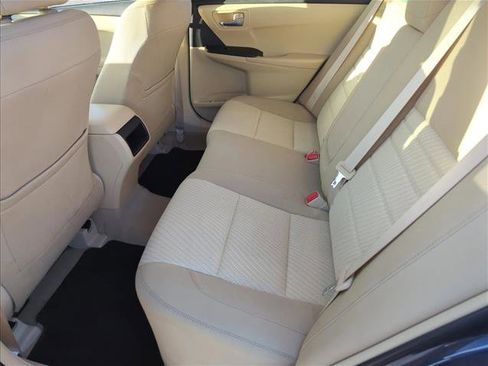 Used 2015 Toyota Camry LE image 22