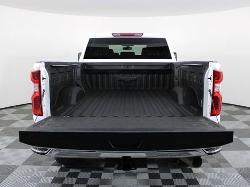 Used 2023 Chevrolet Silverado 2500 LT AWD/4WD image 8