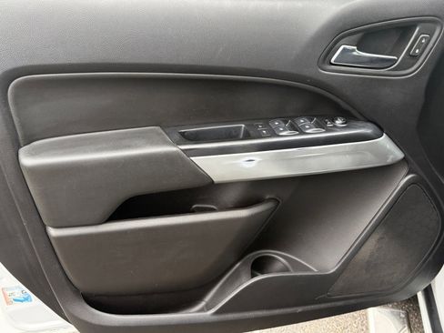 Used 2019 Chevrolet Colorado LT image 16