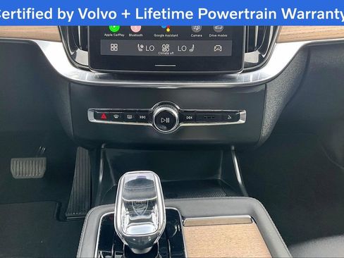Certified 2025 Volvo XC90 B6 Plus image 42