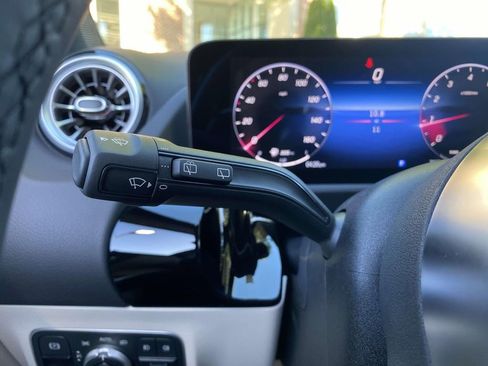 Certified 2025 Mercedes-Benz GLA 250 image 29