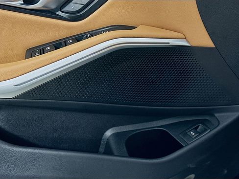 Used 2025 BMW 330i Sedan w/ Convenience Package image 19