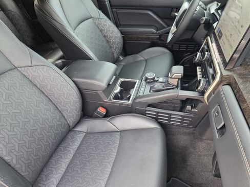 Used 2024 Toyota Tacoma Limited image 12