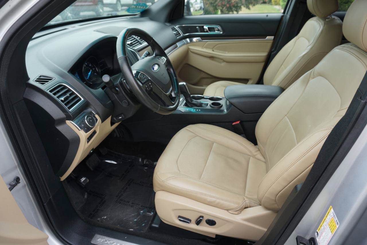 Used 2016 Ford Explorer Limited w/ Equipment Group 301A FWD image 7