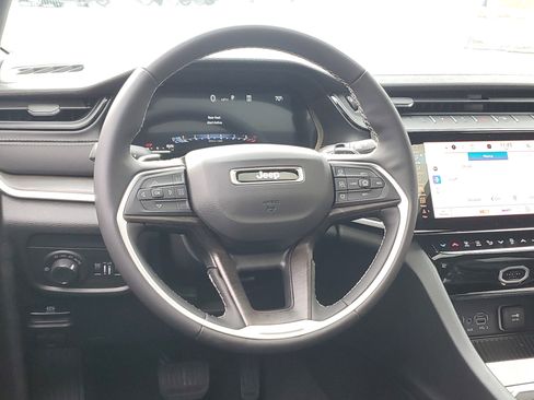 New 2026 Jeep Grand Cherokee Altitude image 12