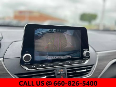 Used 2025 Nissan Altima 2.5 SV FWD image 17
