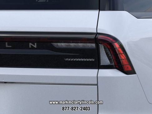 New 2026 Lincoln Navigator Black Label AWD/4WD image 21
