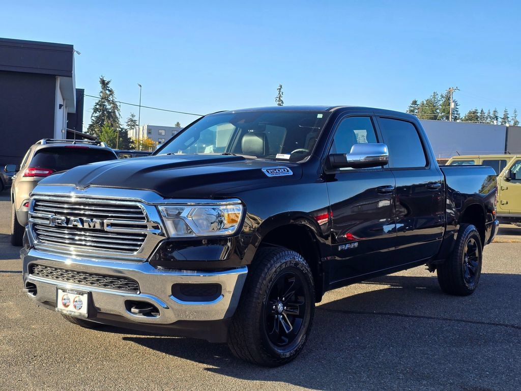 Used 2024 RAM 1500 Laramie w/ Off Road Group AWD/4WD image 4