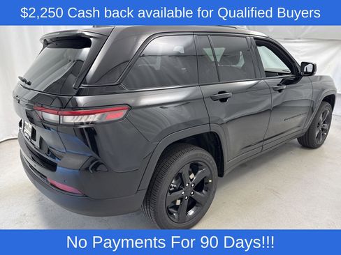 New 2025 Jeep Grand Cherokee Altitude AWD/4WD image 3
