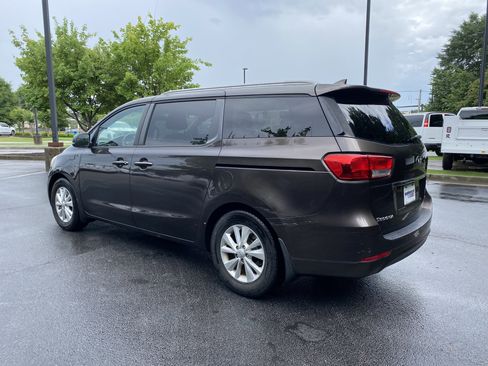 Used 2016 Kia Sedona LX w/ LX Essentials Premium Package FWD image 7