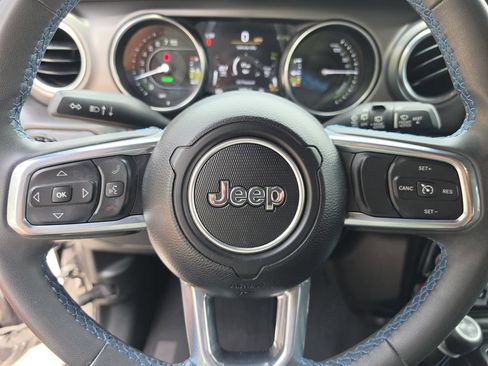 Used 2023 Jeep Wrangler Unlimited Rubicon 4xe AWD/4WD image 30