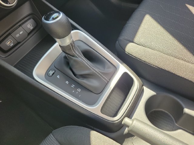 Used 2026 Hyundai Venue SE FWD image 16