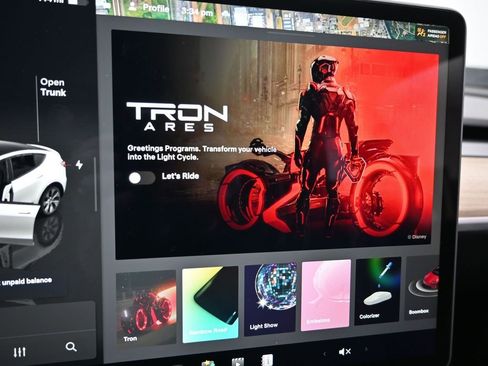 Used 2024 Tesla Model Y Long Range image 23