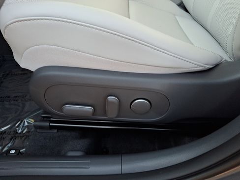 Used 2026 Hyundai Kona SEL Premium AWD/4WD image 15