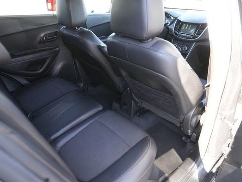 Used 2017 Chevrolet Trax LT w/ LT Convenience Package image 14
